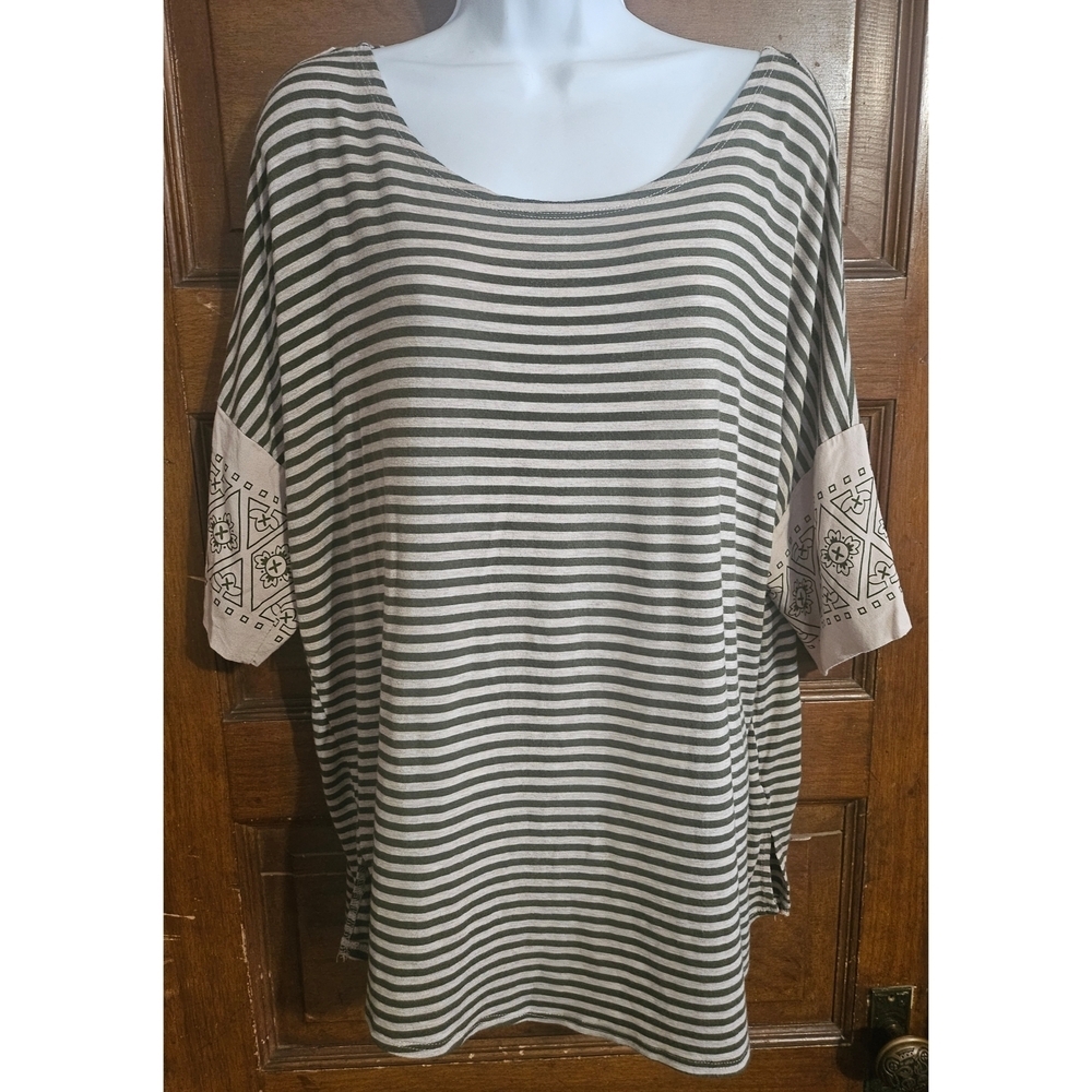Hannah Plus Size Striped Women's Top with Aztec Printed Drop Sleeves